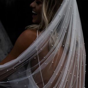 GRACE LOVES LACE PEARLY LONG VEIL